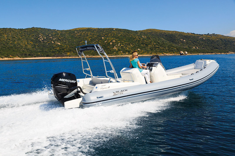 photo essai bateau pneumatique : Elegance 8 Black Fin