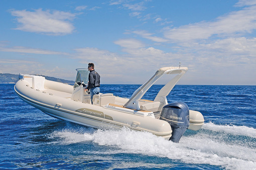 photo essai bateau pneumatique : Tempest 770 Open Capelli