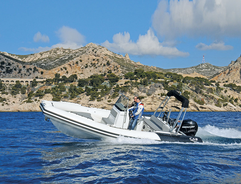 photo essai bateau pneumatique : DORADO 7.5 Nautica Cab (Dorado)