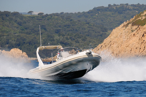 photo essai bateau pneumatique : Tempest 1000 CC Capelli