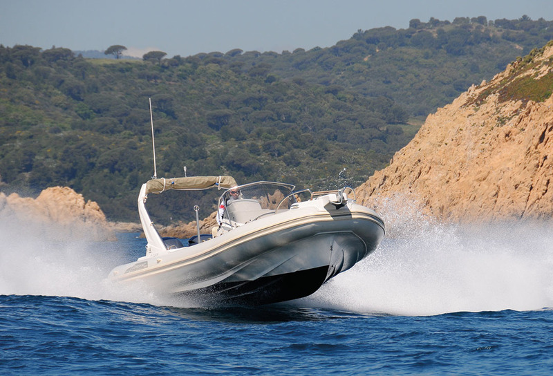 photo essai bateau pneumatique : Tempest 1000 CC Capelli