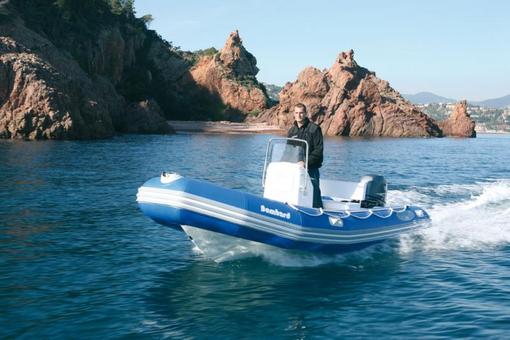 photo essai bateau pneumatique : Explorer 500 DB Confort Bombard