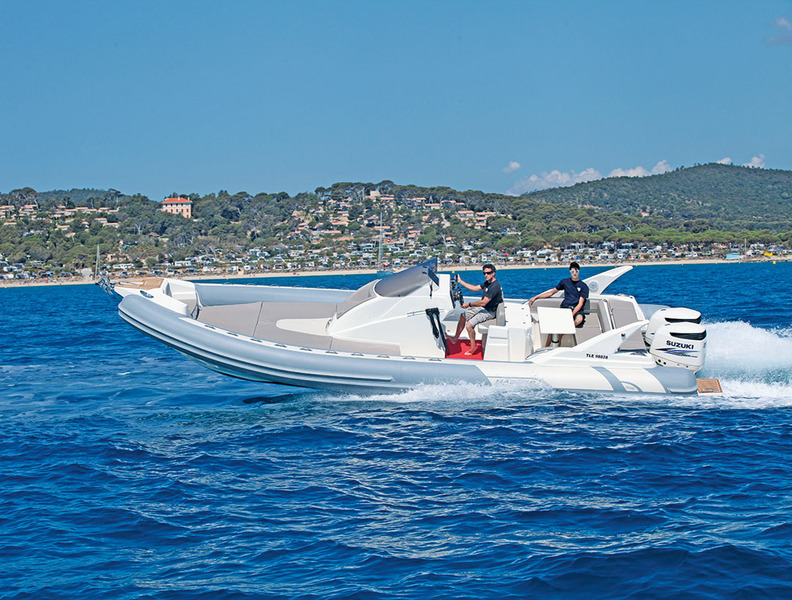 photo essai bateau pneumatique : 996 Master