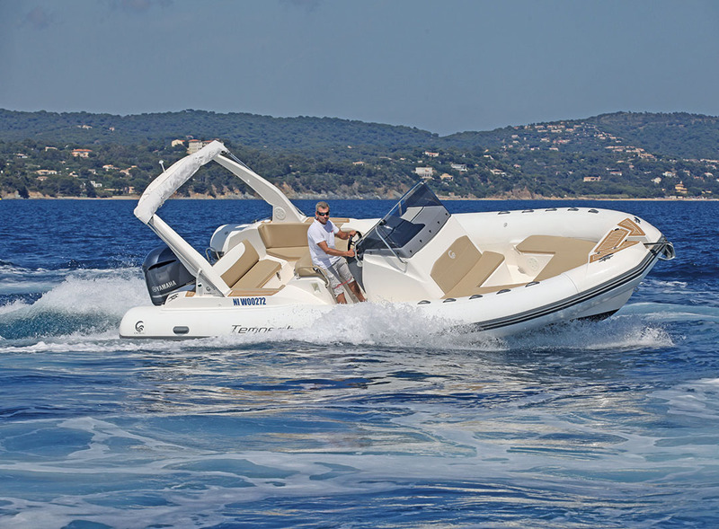 photo essai bateau pneumatique : Tempest 800 Open Capelli