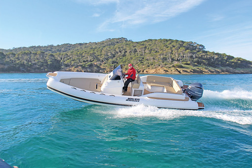 photo essai bateau pneumatique : Clubman 28  Joker Boat