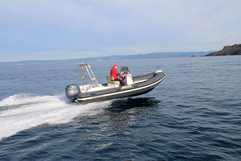 photo essai bateau pneumatique : Coaster 600 Joker Boat