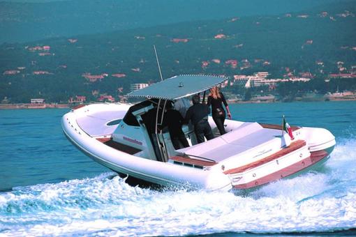 photo essai bateau pneumatique : M11 Coupé Magazzu