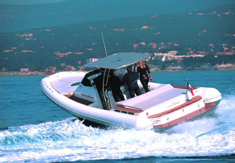photo essai bateau pneumatique : M11 Coupé Magazzu