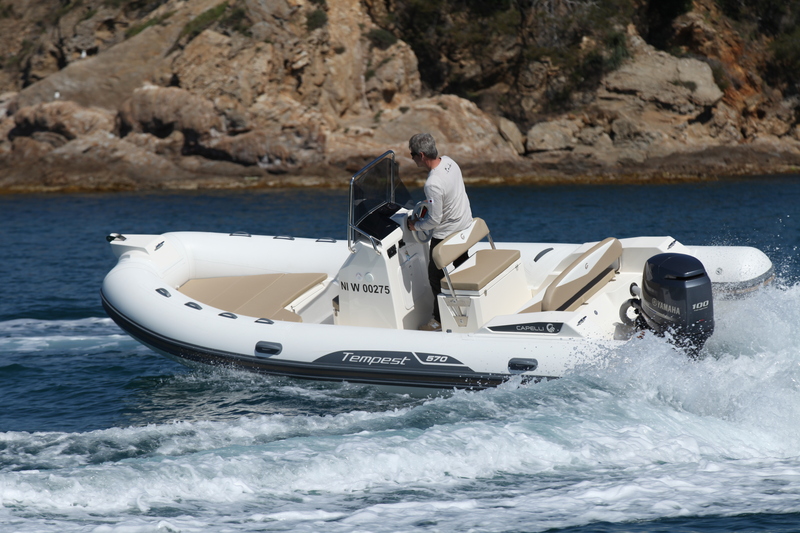 photo essai bateau pneumatique : Tempest 570 Open Capelli