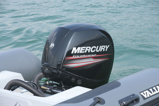 photo essai bateau pneumatique : 150 FourStroke MERCURY