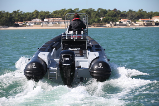 photo essai bateau pneumatique : F115 EFI MERCURY