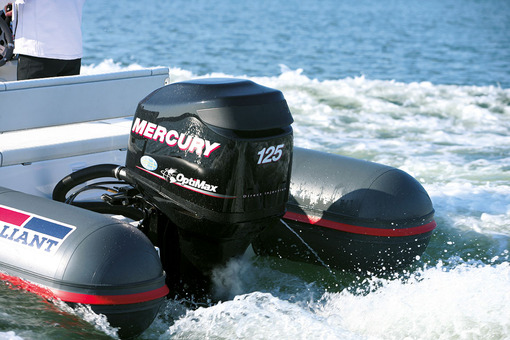 photo essai bateau pneumatique : 125 Optimax MERCURY