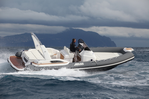 photo essai bateau pneumatique : Clubman 28 EFB Joker Boat