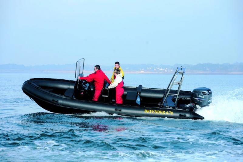 photo essai bateau pneumatique : Defender 670 Zeppelin