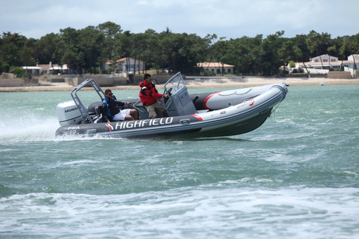 photo essai bateau pneumatique : Patrol 660 Vendee Globe Highfield