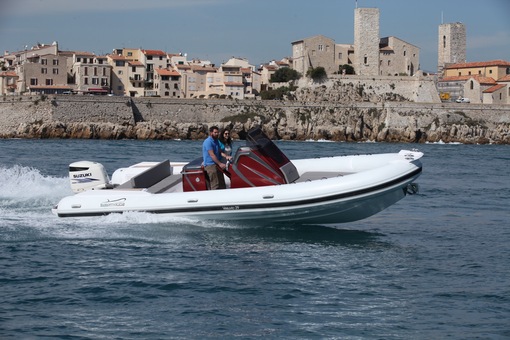 photo essai bateau pneumatique : Vesuvio 29 Italiamarine