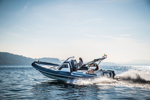 photo essai bateau pneumatique : 150 HO EVINRUDE