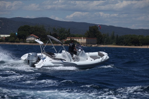 photo essai bateau pneumatique :  650 Golden Line Grand