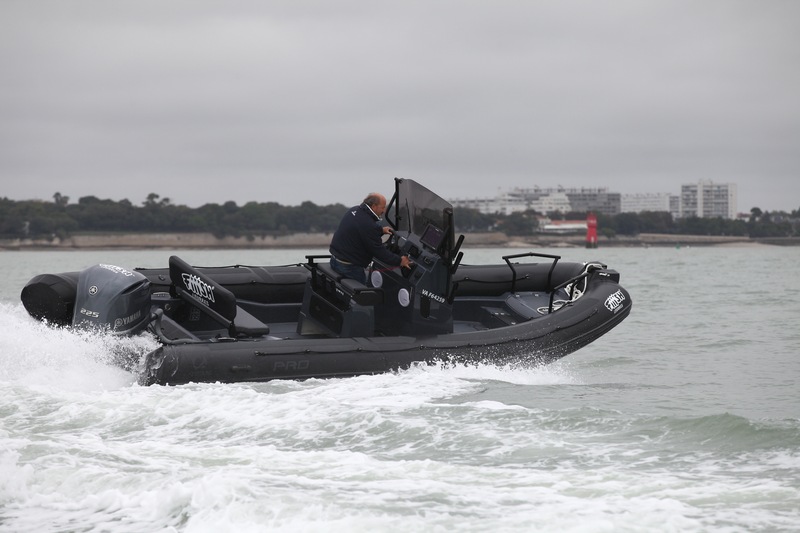 photo essai bateau pneumatique : Pro 7 Zodiac