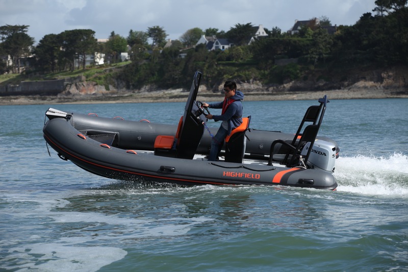 photo essai bateau pneumatique : OM 500  Highfield