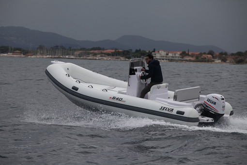 photo essai bateau pneumatique : D-540 Evolution Line Selva