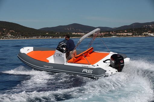 photo essai bateau pneumatique : R6 Renier