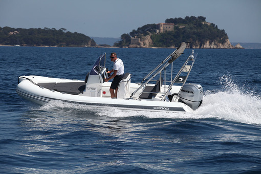 photo essai bateau pneumatique : S 550 Grand