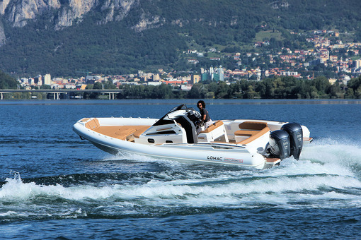 photo essai bateau pneumatique : Gran Turismo 10,5 60th Anniversary Lomac