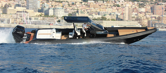 photo essai bateau pneumatique : Venom 44 Open OB RIBCO