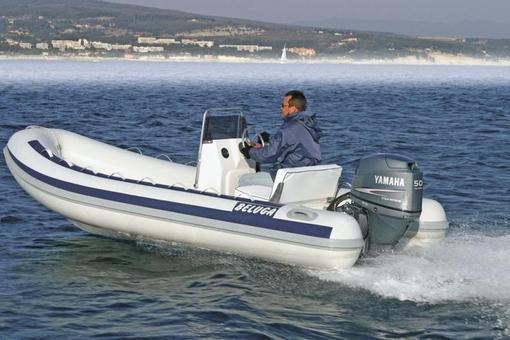 photo essai bateau pneumatique : 15 Young Beluga