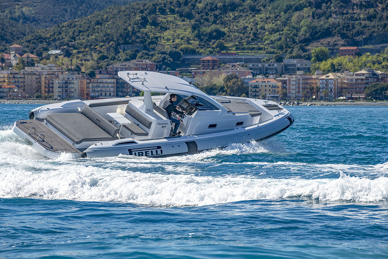 photo essai bateau pneumatique : 35 Pirelli (Tecnorib)