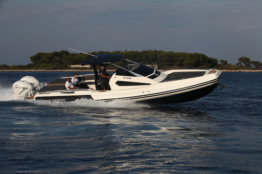 photo essai bateau pneumatique : Gran Turismo 12.5 Cruiser Lomac