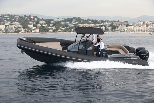 photo essai bateau pneumatique : Libecciu 1000 Fanale Marine