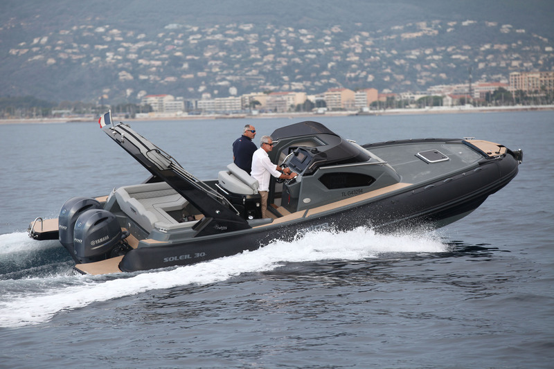 photo essai bateau pneumatique : Soleil 30 Salpa