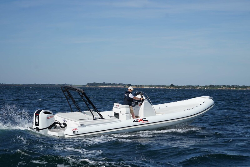 photo essai bateau pneumatique : 4XC Design HA27 Honda