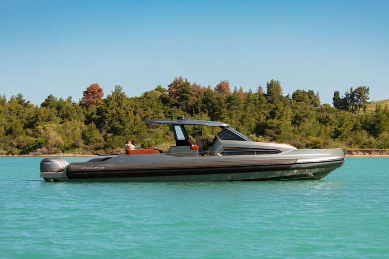 photo essai bateau pneumatique : Stradivari 52 Capelli