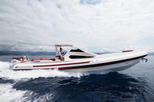 photo essai bateau pneumatique : Gran Turismo 12.5 AMare Lomac