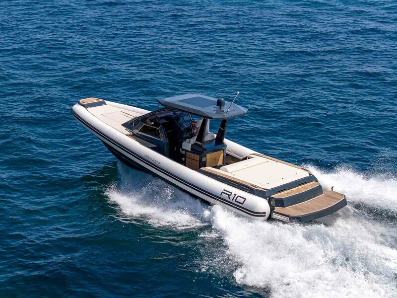 photo essai bateau pneumatique : R10 EFB Cabin Renier