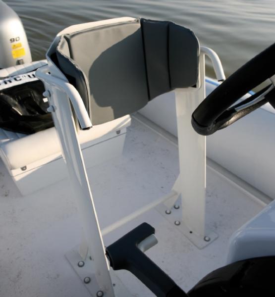 Le bolster Lismar offre un maintien latéral appréciable en virage et en mer formée.
