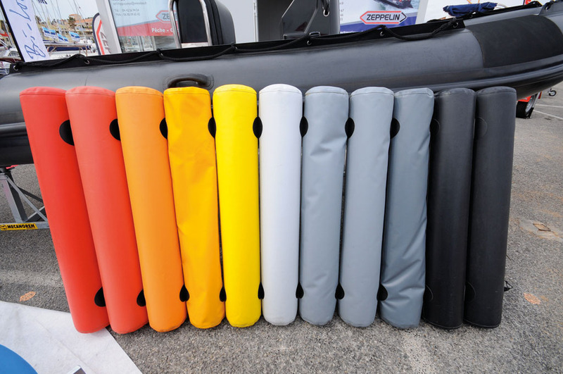 Personnalisez votre bateau, grâce au large choix de couleurs proposées pour le flotteur. 