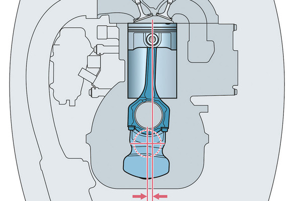 Ci-dessus, l'Offset Crankshaft a permis de rendre le moteur plus compact. Ci-contre, l'écran multifonction. 