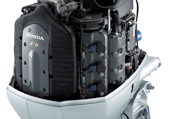 Issu du V6 de la Legend, le nouveau BF250 est une noble mécanique, truffée de raffinements technologiques, dont le fameux système Vtec. 