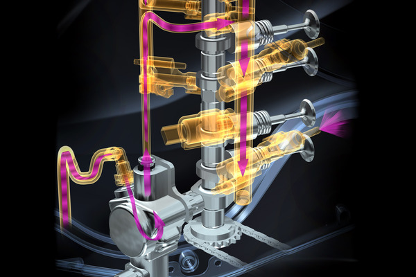 Le XTO est le premier hors-bord quatre-temps à disposer d’une injection directe à haute pression. Le carburant est pulvérisé directement dans la chambre de combustion des cylindres.