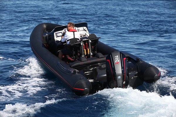 L’un de nos deux bateaux d’essai : le Bernico Rib R7