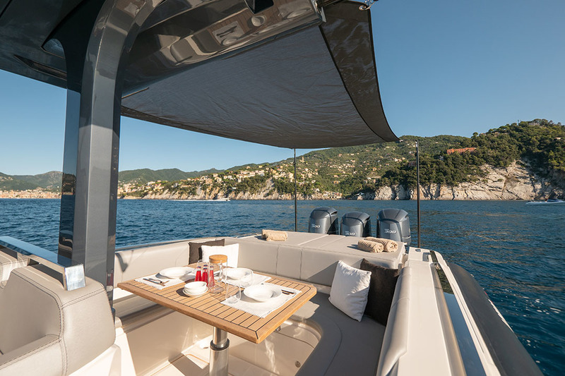 Un mouillage tranquille, la baignade qui n’attend que vous, un carré super convivial pour pique-niquer avec vue mer… Elle est pas belle la vie en Grand Turismo ?