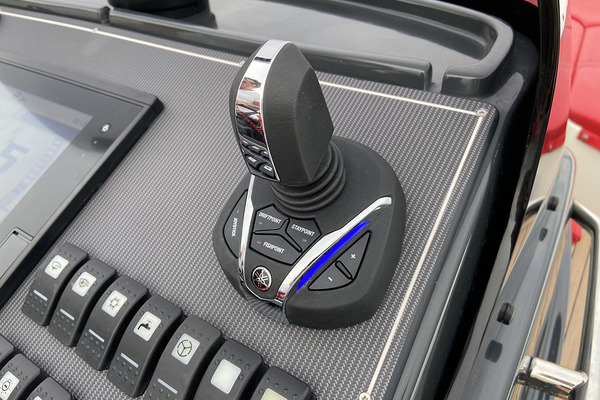 Les différentes fonctions du joystick, et notamment celles qui devraient intéresser les pêcheurs : Driftpoint, Staypoint et Fishpoint. 