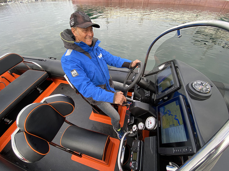 Michel, propriétaire de ce Ribcraft flambant neuf, effectuait sa première sortie en mer à l’occasion de cet essai. Son sourire se passe de commentaires !