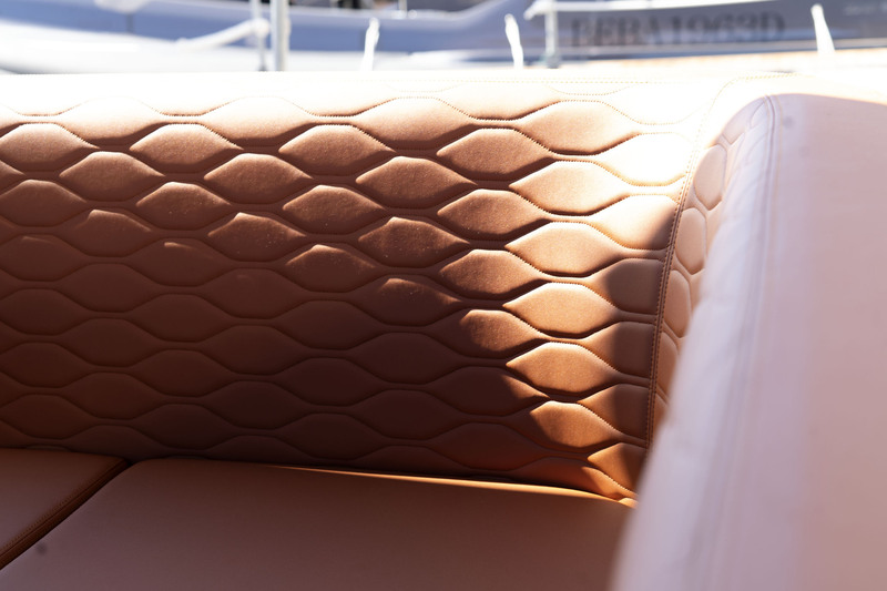 Le diable se cache dans les détails, à l’image du travail réalisé pour orner la banquette arrière. 