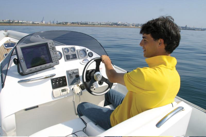 La position assise (ici sur le 29 IB) est excellente. La main-courante pour le copilote n’a pas été oubliée.