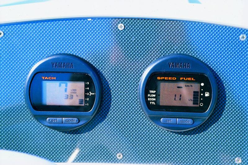 Les cadrans multifonctions Yamaha intègrent toutes les données de consommation (instantanée, cumulée, niveau restant, etc.).